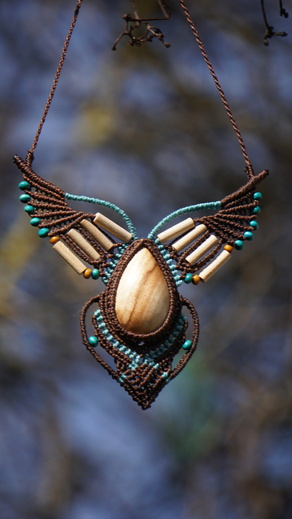 Indiánský šperk s olší